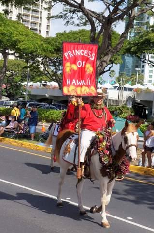 アロハフェスティバル「フローラルパレード2012」をレポート！ハワイ、アロハフェスティバル、フラ、ハワイアンミュージック、ワイキキ