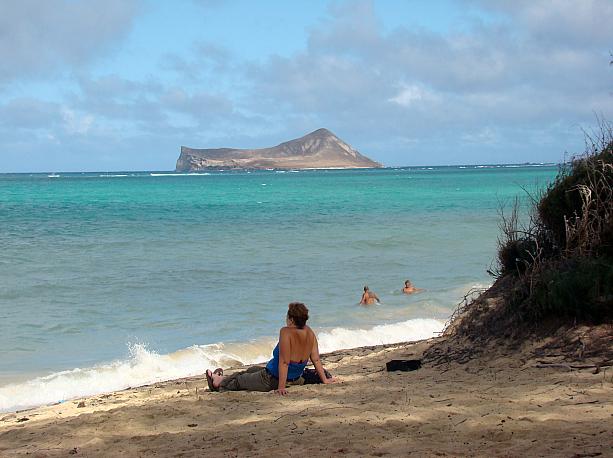 海を眺めつつ、の～んびり。ハワイ滞在中はぜひ、そんな時間を作ってくださいね！