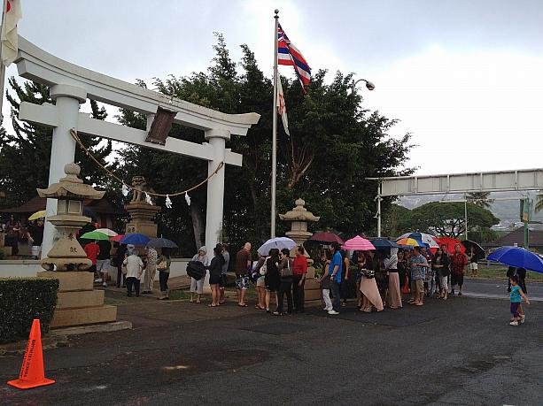日系や日本人の多い土地柄、ホノルルには初詣ができる神社仏閣がいくつもありますが、こちらはハワイ金刀比羅神社・ハワイ太宰府天満宮。