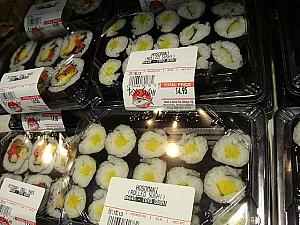 ハワイでは日本で買うのとひけを取らない日本食が手軽に買えるのが嬉しいですね。
