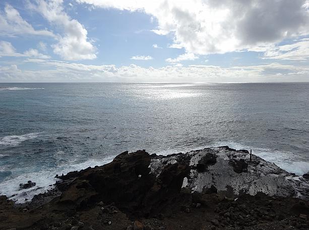 ハロナ潮吹き岩展望台。短い滞在時間だと、潮吹きの現場に出くわさないこともありますが。季節や天候によっても、潮が吹くとき、吹かないときがあります。
