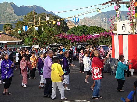 7、8月にハワイ各地で行われる盆ダンス
