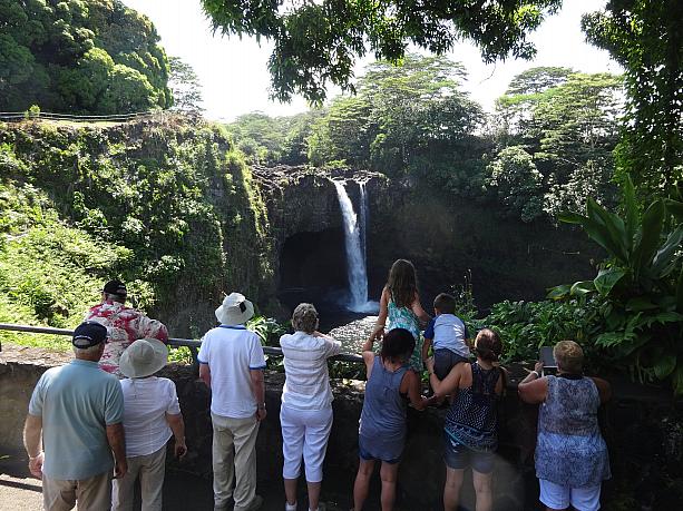 ハワイ島ヒロ観光の定番観光スポットのひとつといえば・・・