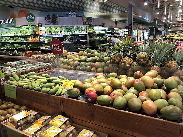6月に「街はMANGO」という「いいね！ハワイ」がありましたが、シーズンが過ぎ去ろうとしています。夏季、スーパーの果物売り場に山と積まれがちだったマンゴー。