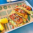 バハ・フィッシュ・タコス（Baja Fish Tacos）。食べ終わったら次は食料品売り場です！