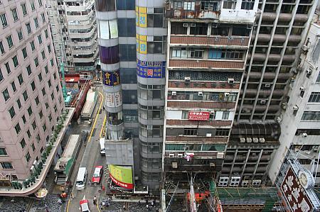 窓からの眺めは、九龍の中心を見下ろすシティービューです。