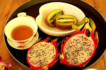 トリートメントで使用したフルーツと同じものをマッサージ後に食べることができます。