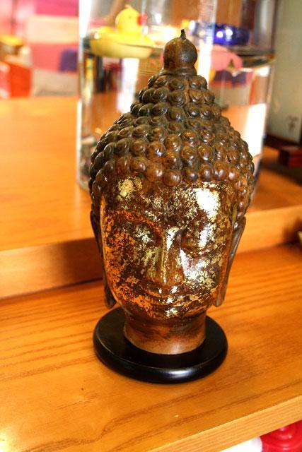 ゴールドの仏像キャンドル。
HK$159 
