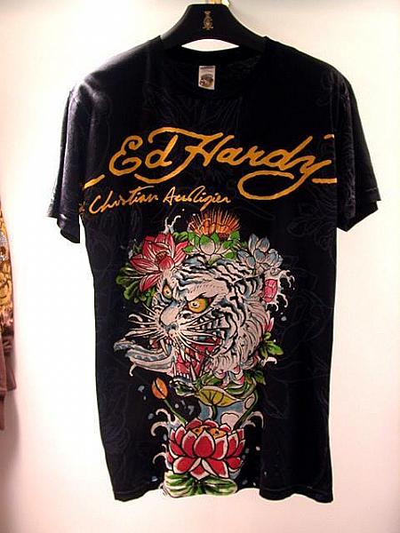 白虎と花を組み合わせのTシャツHK$1,090