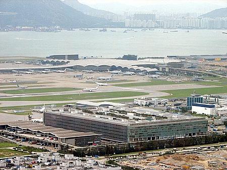 香港国際空港もこの角度からはなかなか見れませんよ！