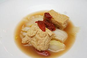 千層豆腐浸時蔬は伝統的な中華です