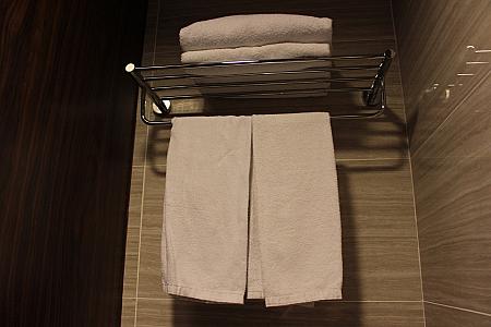 タオルはバスルームの中にセットアップされています。