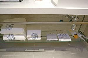 タオルやドライヤーは洗面台のしたにあります。