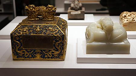 大清受命之寶（Seal of the emperor with coiling dragon and box）