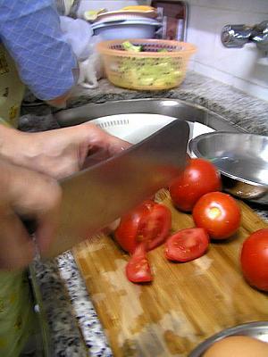 1. トマトは6等分に切る。