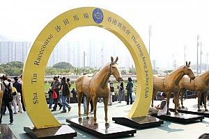 金色の馬…まさに香港らしい