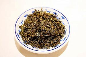 水仙　（ソイシン）<br>
半分発酵のお茶で、ウーロン茶の一種。
甘い香りと渋みのあるお茶で、飲みやすい。 
