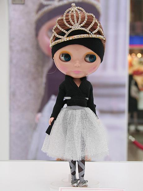 イギリスのバレエ用品のブランド「repetto」がデザインしたバレリーナ風のブライス。