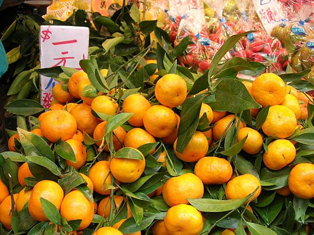 広東語で“大吉”は“大桔”と同じ発音なので縁起物として食べたり、飾ったりします。