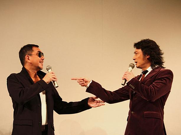 互いに杜?峰（ジョニー・トー）監督のモノマネを披露して、会場のファンを爆笑の渦に巻き込んだ黄秋生＆呉鎮宇ですが、映画の中では敵対して息を付かせぬほど激しい感情をぶつけ合います。