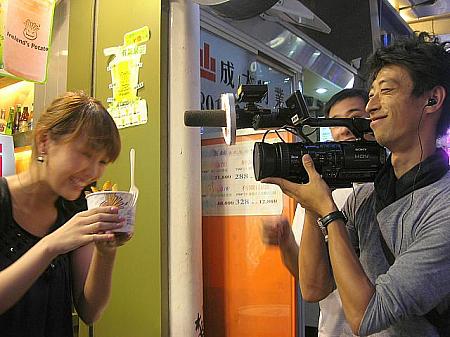 貞平さんのかわいさに、思わずカメラマンも微笑む！？