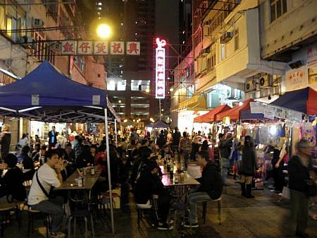 夜食を楽しむ香港人