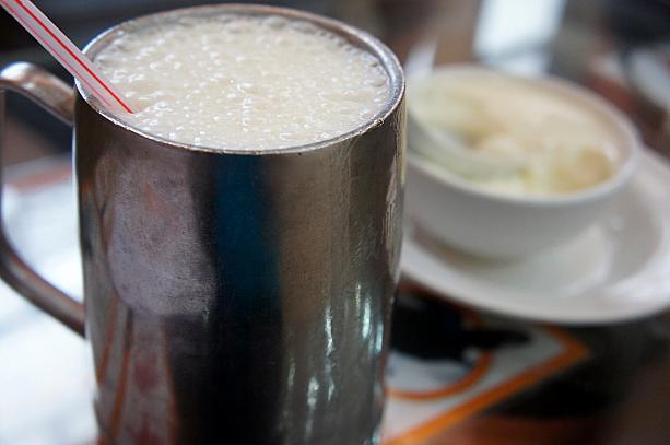 牛乳プリン以外にもミルクセーキなど、いろんなデザートが揃っています。マカオに行ったら牛乳プリンをお忘れなく！