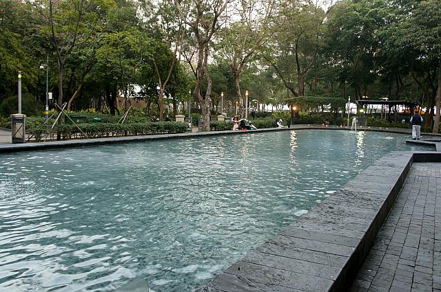 この池はいったい何に使うのでしょう 香港ナビ