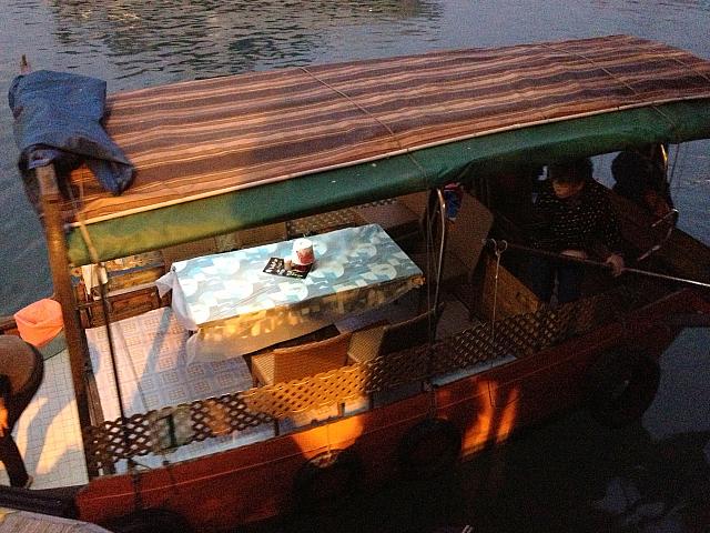サンパン船で海鮮料理 香港ナビ
