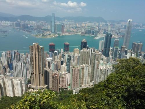 ピークタワーよりも近い位置で、ゆっくり香港全体の景色を見ることができます。