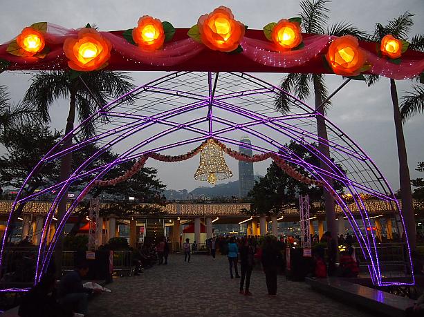 このランタンは3月2日まで尖沙咀の香港文化中心前に飾られています。
