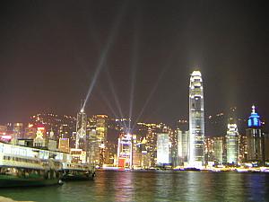 夜の香港は、どこをどう切り取ってみても美しい景色ばかり。香港旅行の締めくくりに、ぜひもう一度。