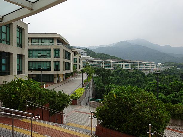 5つの大学が合併してできたこの香港教育学院。将来の香港を背負う偉大な学者が現れるでしょうか。