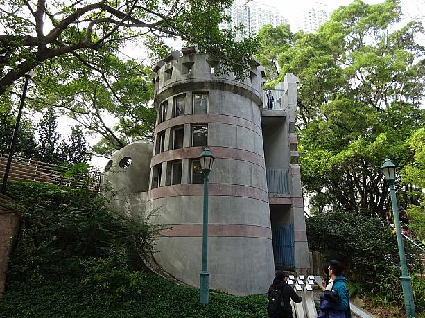 なんと砲台！数え切れないくらい九龍公園に来ているナビですが、初めて存在を知りました。