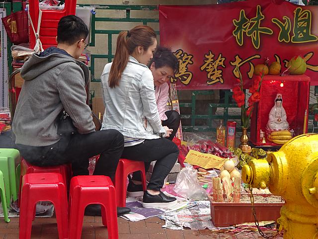 啓蟄といえば香港版わら人形の儀式 打小人 香港ナビ
