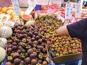 日本では珍しい果物がたくさん！