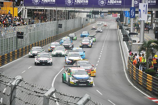 WTCCは一般車をレース用に改造したレース