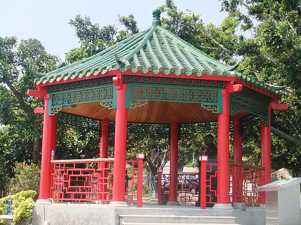 公園の中心部にある休憩所