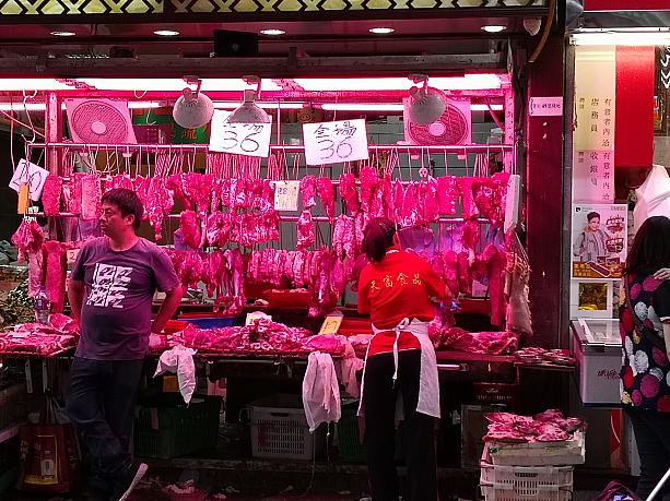 香港スタイルのお肉屋さん。ちょっとグロ？！（笑）