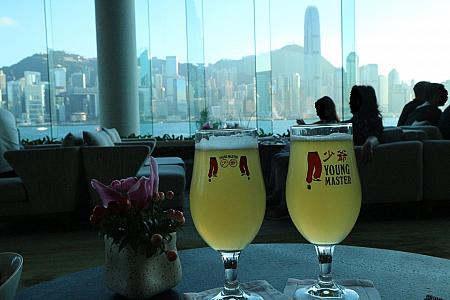 香港ならではの香港製クラフトビール。左の可愛いパンツのイラストが描かれているのが「ヤングマスター」、右の瓶入りが「香港ビール」。ここ数年クラフトビールが熱い香港で、2大勢力を誇るビールです。ぜひ香港滞在中に、一度は試してみてください。