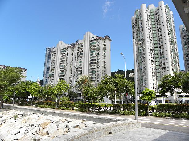 マンション群の一部の外観