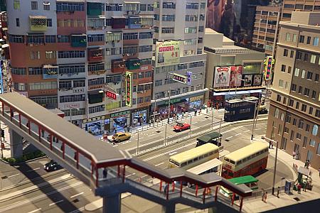 細かな場所だけではなく、街並みやビルの並びなどの構造も、香港らしさがいっぱいで面白いですね。