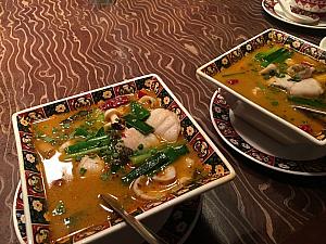 辛いものが苦手なスタッフもいるので、色々な種類をオーダーしました。ナビの食べ物特集をご覧になっている方はもうお分かりかと思いますが。。。とにかくナビのオフィススタッフは食べる、食べる、食べる！食べてしゃべって、いつも口が動いていますｗｗ