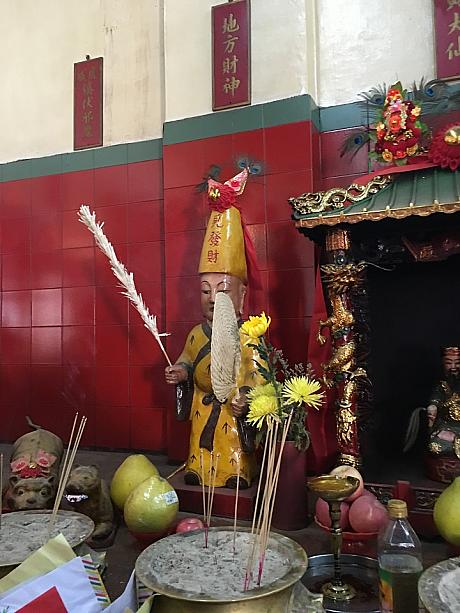 今年ナビが初詣に行ったのは、スタンレーの天后廟！ここには香港中の神様が勢ぞろいしているんですよ。
