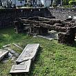 その後取り壊しをしている際に、この南門で掲げられていた「南門」と「九龍寨城」という文字の石のプレートが発掘されました。