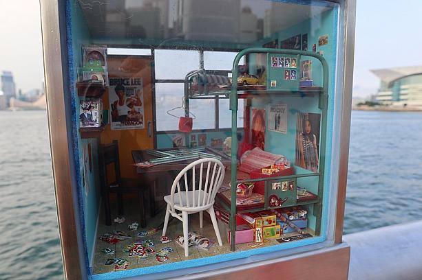 もう１つ箱を発見。この部屋は玩具や麻雀やポスターや漫画でいっぱい！夢が詰まった子供部屋みたいですね！