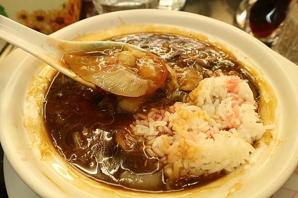 これも忘れてはいけません!土鍋でぐつぐつ煮込んだお料理も秋から冬の定番です！日本だけではありませんよ、食欲の秋は香港でも健在です！