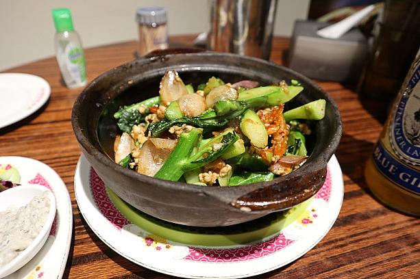 土鍋で炊き上げたガーリック野菜。