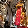 そしてロビーの奥には飾りのライオンも。飾り物とはいえ、凄い迫力です。
様々なコロナ規制も解除されてきた香港、いよいよ観光が再開される2023年になりそうですね！