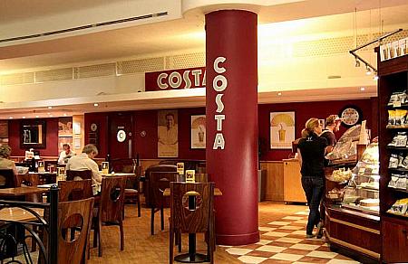 地下１階にはコーヒーチェーン・コスタの店舗が入っています